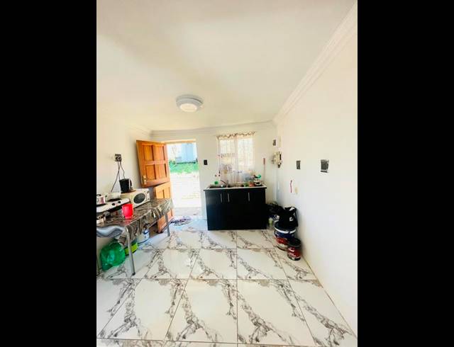 2 BEDROOM HOUSE FOR SALE IN KWAMASHU